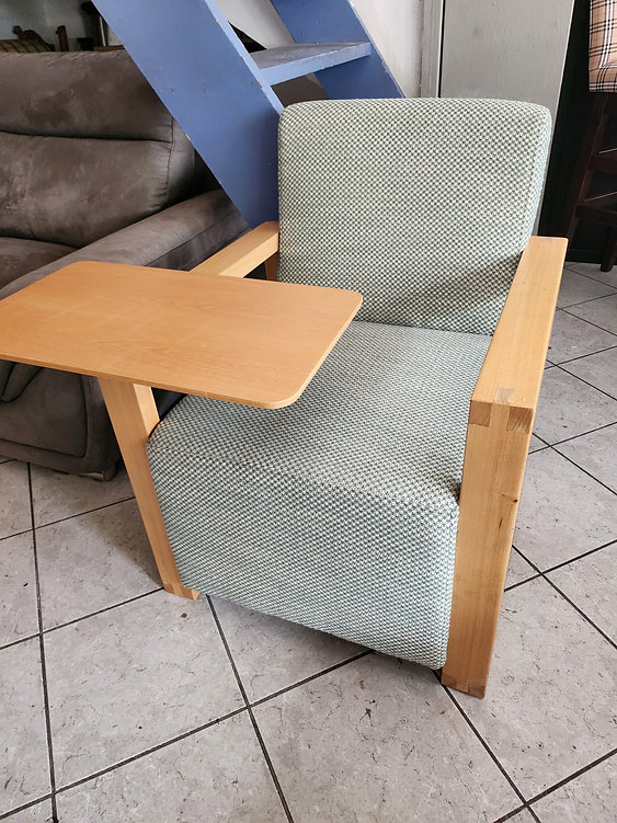 voithitiki-polythrona-meletis